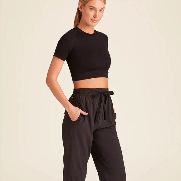 ALALA seamless barre crop tee black size medium - Picture 7 of 7